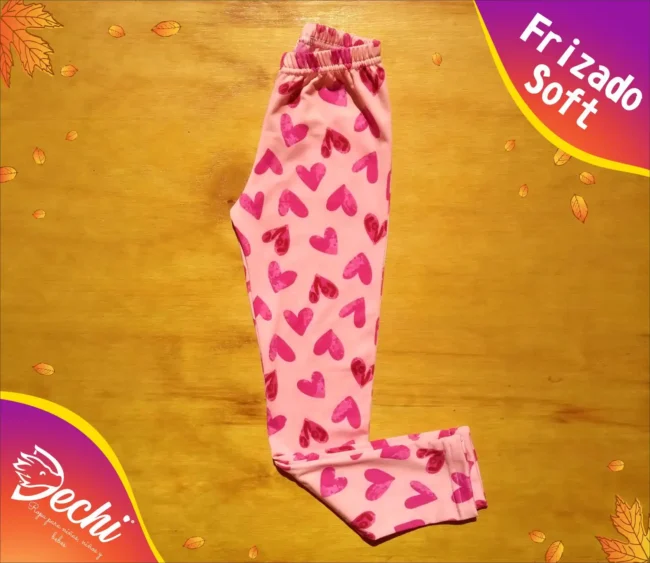 Ropa para niña calza termica frizado estampada rosa con Corazon